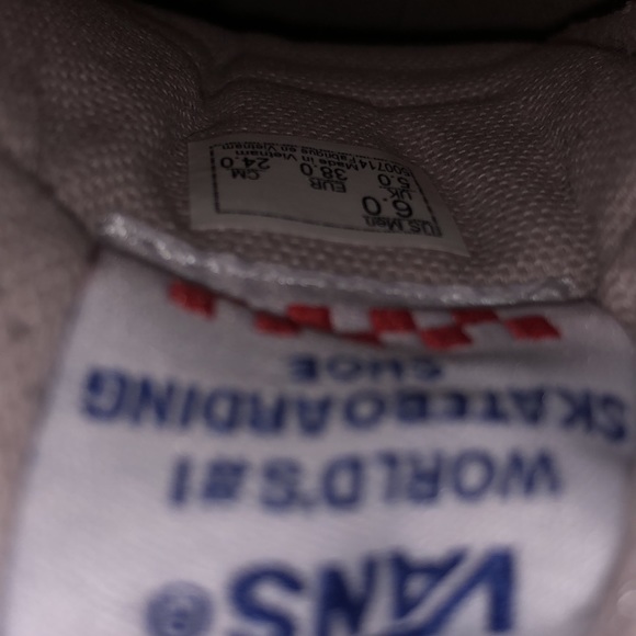 Vans - Picture 4 of 5